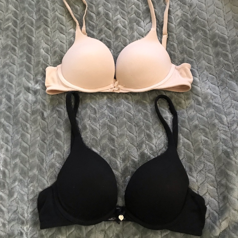 Victoria's Secret // Nude and black bra bundle (2)